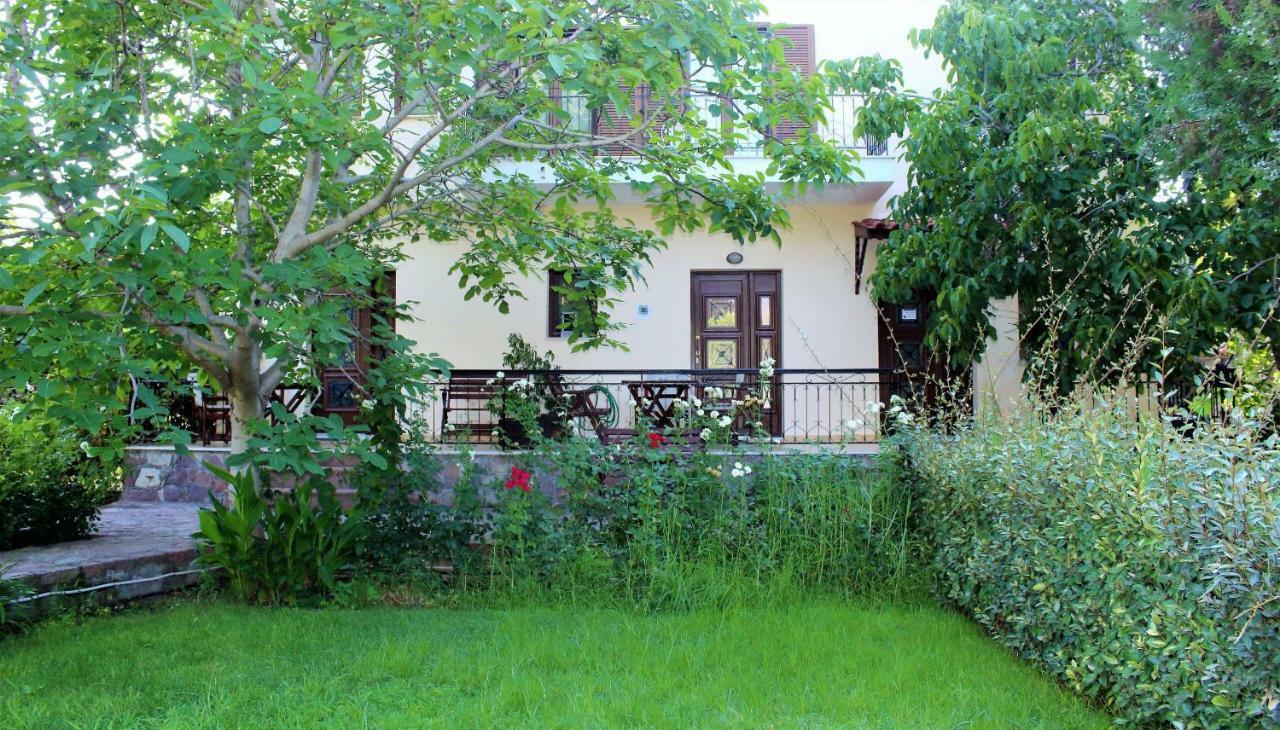 Nadia Apartments Митимна Экстерьер фото